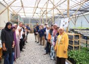 Jasa Tirta II Dukung Masyarakat Lembang Olah Sampah Domestik dan Limbah Ternak