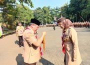 Ketua Kwartir Cabang Pramuka Purwakarta, Anne Ratna Mustika, Terima Penghargaan Lencana Melati
